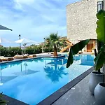 Valta 4*