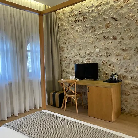Valta 4* Qeparo
