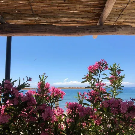 Valta Hotel Qeparo